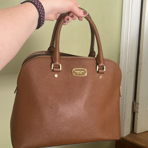 Michael Kors Handbags - ‼️Last Chance: Donating
Michael Kors Tan Shoulder Bag